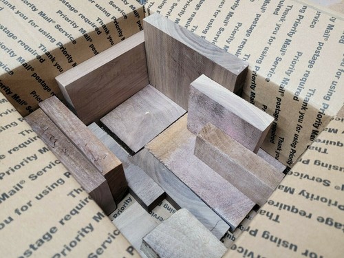 Piccoli rottami legno di - di,