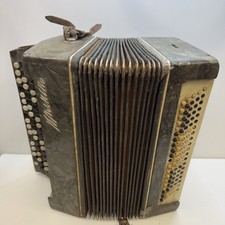 Vintage Soviet Bayan Kreminne