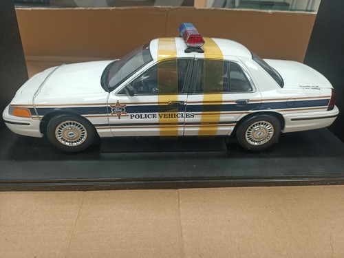Autoart ford crown - 1/18,