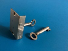 Piccola serratura porta