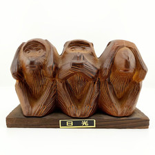 Antiche scimmie intagliate