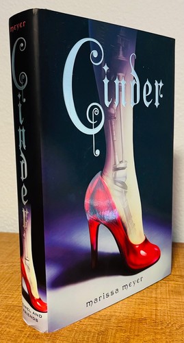 Cinder marissa meyer 1st - by,