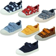 Doodles Casual In Tela Clarks