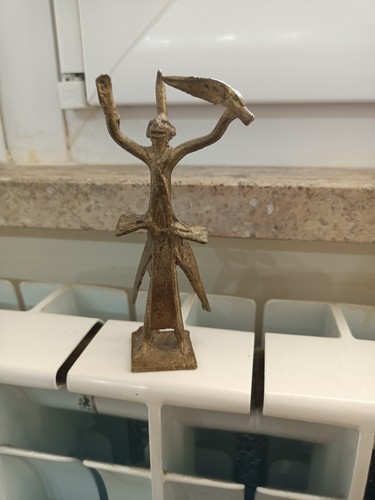 Antica statuina scultura