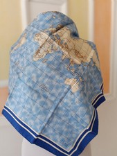 Alviero Martino  1 Classe,bellissimo foulard da collo in seta .