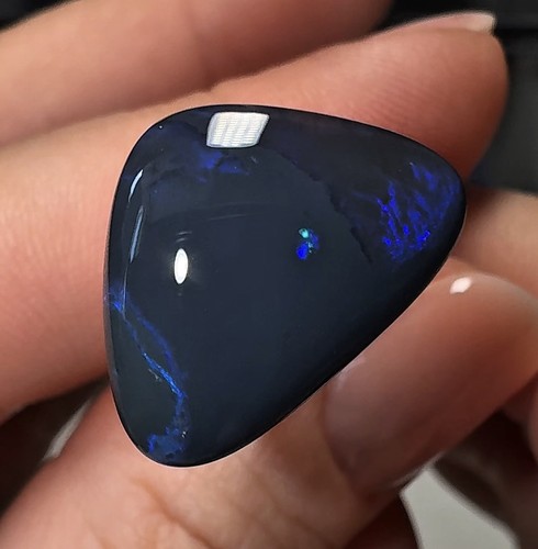 Opale nero australiano