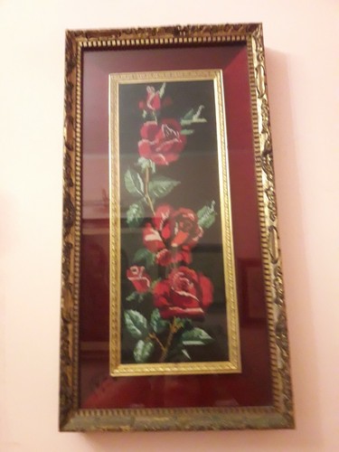 Rose rosse ricamate - rose, ricamate.