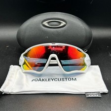 Occhiali da sole sportivi