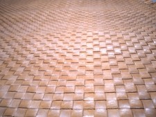 Pannello intrecciato di cuoio incollato su tela cm 70 x 200 cm , strisce da 1 cm