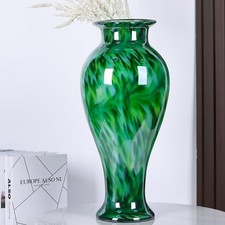 Vaso moderno in vetro soffiato