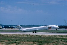 H492 LN-RLF SAS MD-82 SLIDE