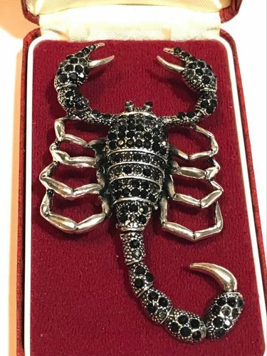 Spilla scorpione cristallo