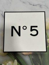 Espositore Chanel Nero Bianco