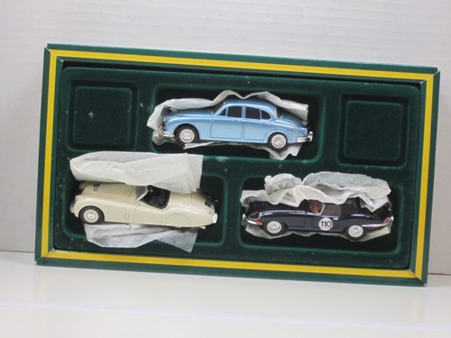 Jaguar through the - 3x,