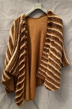 MANTELLA IN PELLICCIA DI