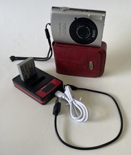 Canon Digital IXUS 860 IS fotocamera e custodia rossa. batterie e caricabatterie