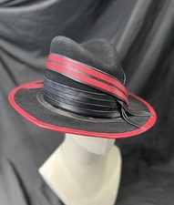 cappello Futuristico