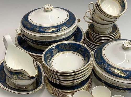 Wedgwood columbia blue gold - blue,