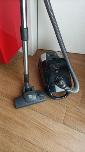 Aspirapolvere miele compact - aspirapolvere,