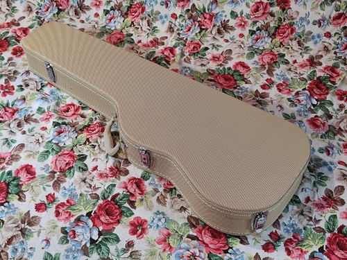 Custodia sagomata per chitarra