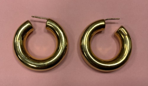 Très joli paire boucles - très,