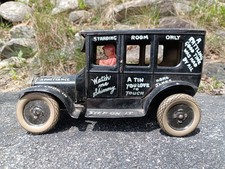 Bella auto giocattolo vintage