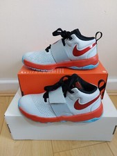 Nuove Nike Team Hustle D 8 SD