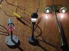 MÄRKLIN MARKLIN H0 :   N° 2  lampade 1 segnale