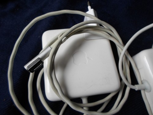 Apple mag safe 2 - , 2.