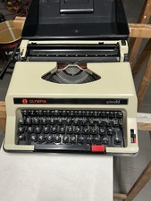 Macchina da scrivere Olympia