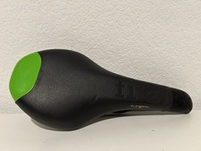 Sella Fizik Tundra 2 nero/verde con guide in manganese