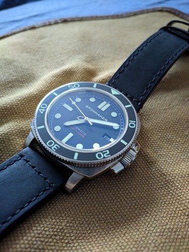 Spinnaker hull diver smoking - spinnaker,