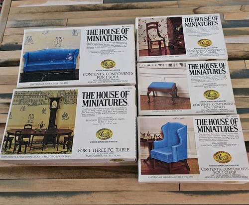 House miniatures lot - of,