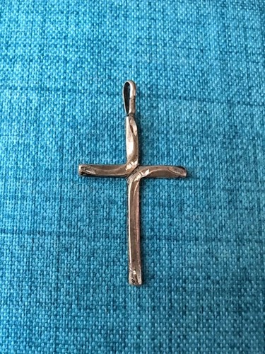 Ciondolo croce cristiana