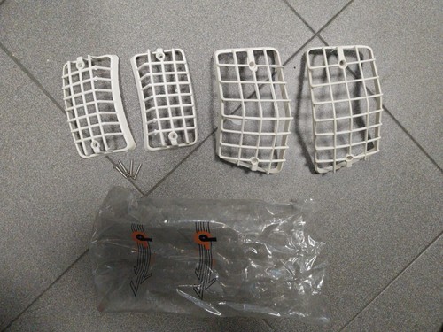 Griglie kit frecce anteriori - , +