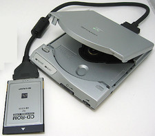Kit unità CD-ROM PCMCIA esterna portatile Sharp CE-CD01 con scheda PC e cavo Mebius