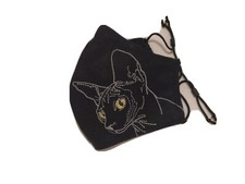 Mascherina in cotone ricamata