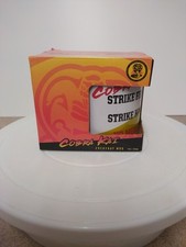 Tazza da caffè Cobra Kai - Strike First Strike Hard senza pietà