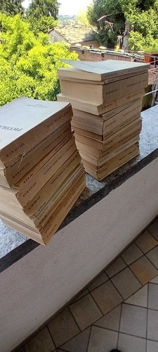 Vecchi libri biblioteca - libri.,