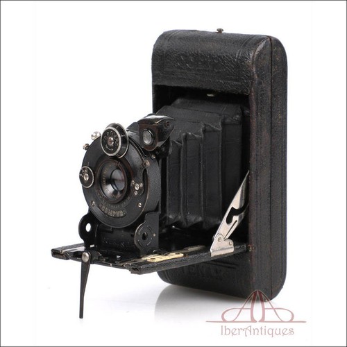Antica macchina fotografica - , a