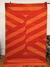 Institutional Du Tapis Orange
