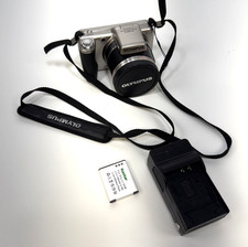 Olympus SP-800UZ Silver 14MP 30XWide zoom ottico con batteria e caricatore KStar nuovi