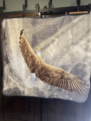 Flying eaglethrow blanket - flying,