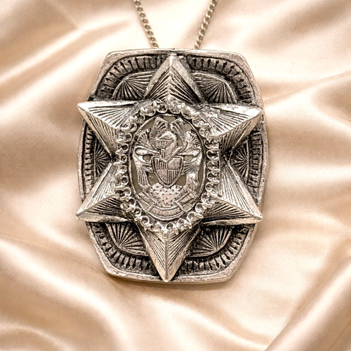 Collana con ciondolo cavaliere