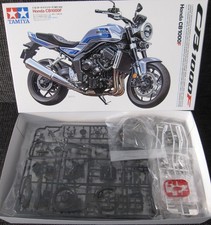 Honda CBR 1000 F di Tamiya in