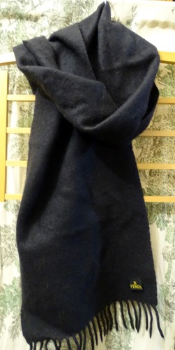 Fendi sciarpa nera frangiata - fendi,