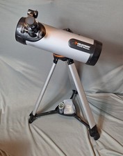 Telescopio e treppiede
