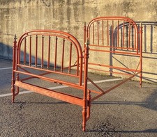 ANTICO LETTO ROSSO IN FERRO E