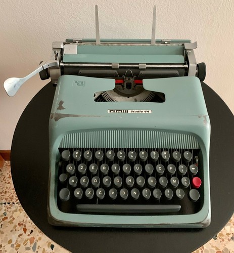 Macchina scrivere olivetti - macchina, "olivetti