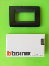 placca a 3 posti Bticino